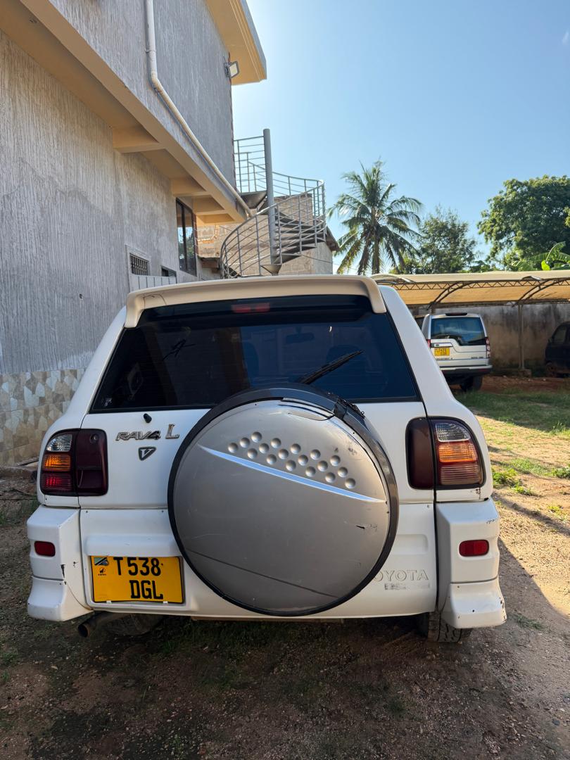 TOYOTA RAV4 - Image 2