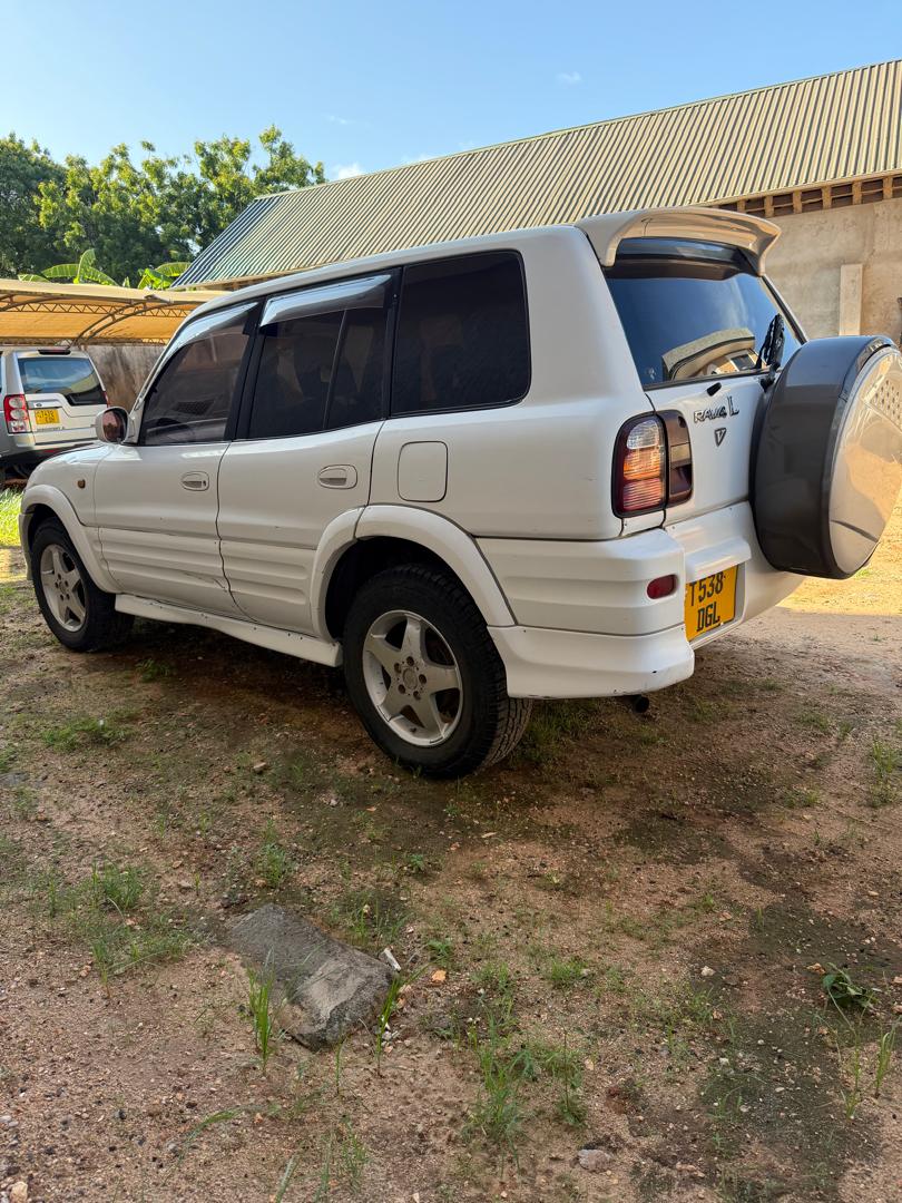 TOYOTA RAV4 - Image 3
